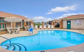 Days Inn By Wyndham Mooresville Lake Norman